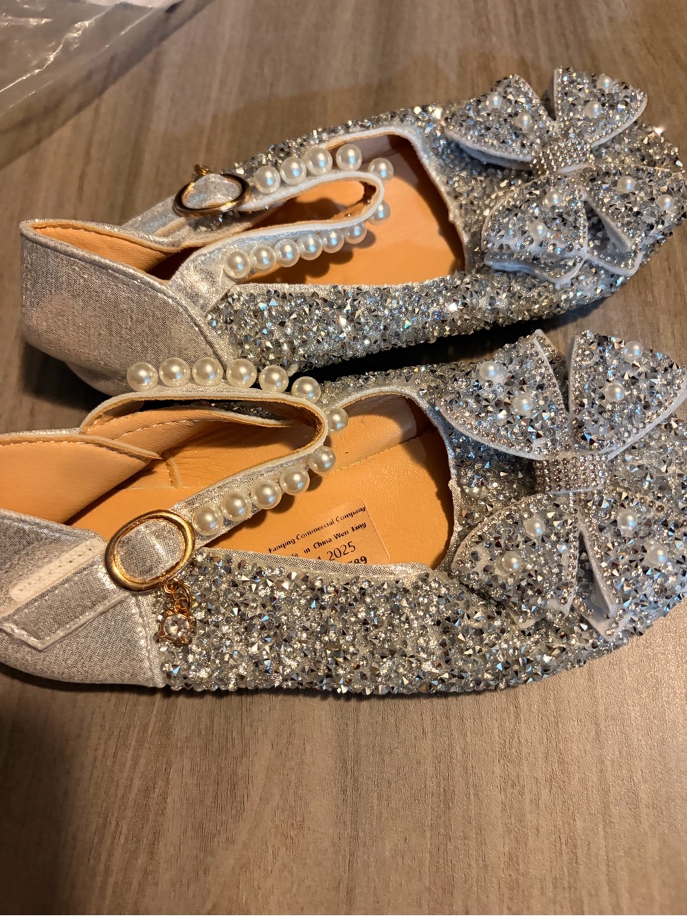 Mossimo Supply Co. Silver Glitter Pearl Bow Mary Jane Shoes - Picture 3 of 4